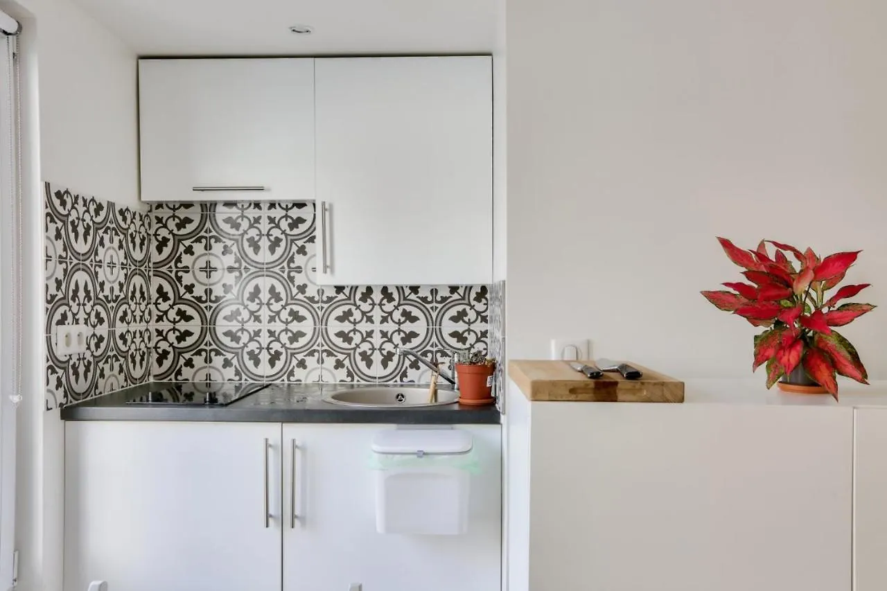 Super Studio In The 11Th District Apartment Paris
