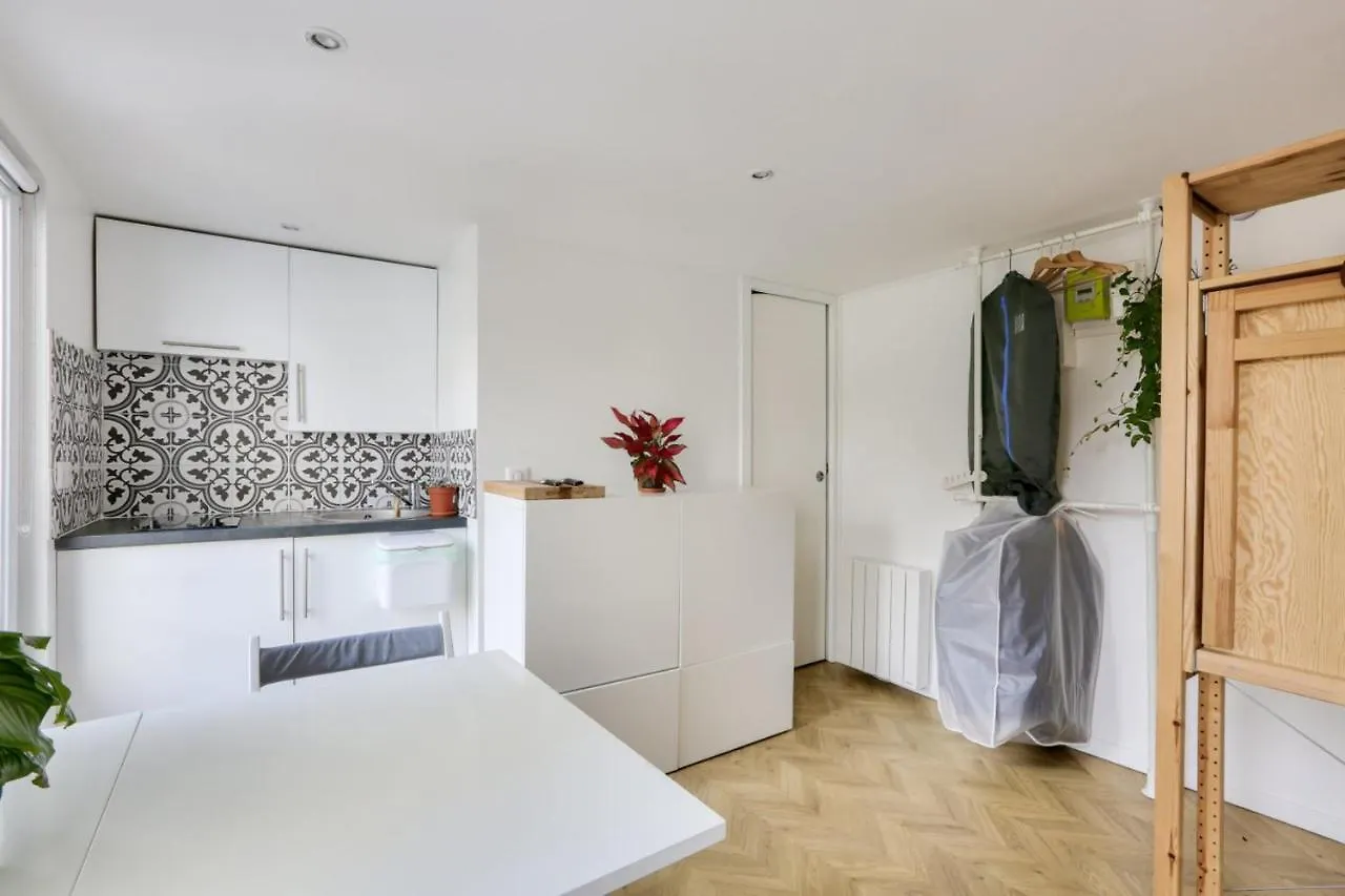 Super Studio In The 11Th District Apartment Paris France