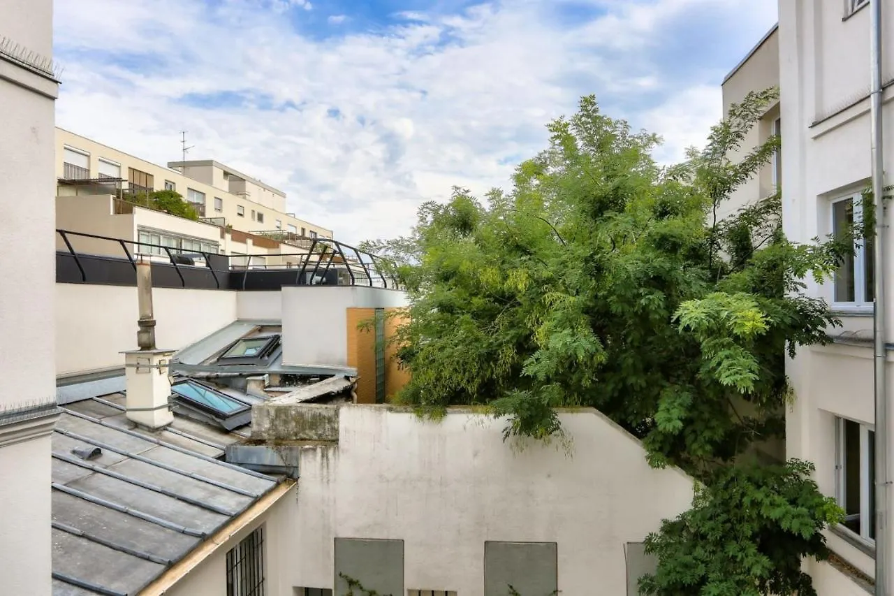 Super Studio In The 11Th District Apartment Paris